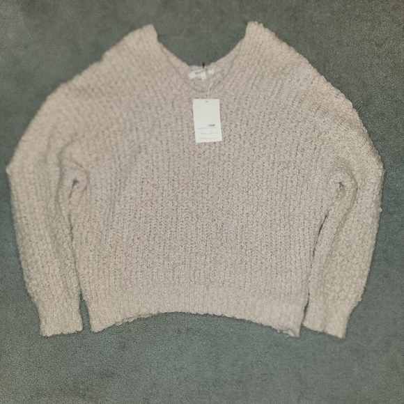 NWT, Miracle brand, Women's size large, Cream over sized sweater - Picture 2 of 8